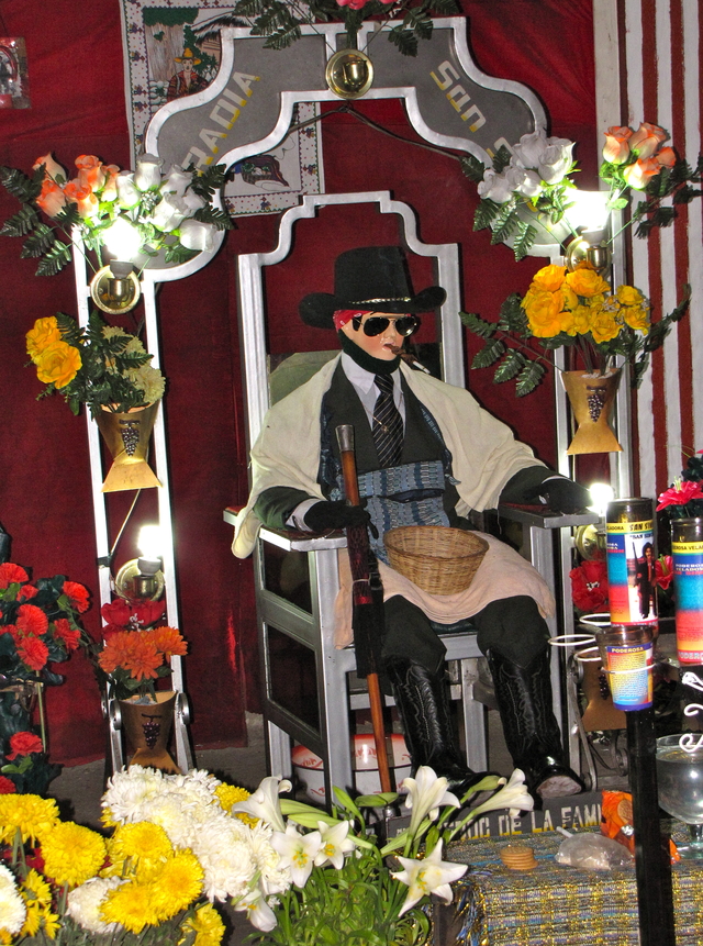 Maximón effigy